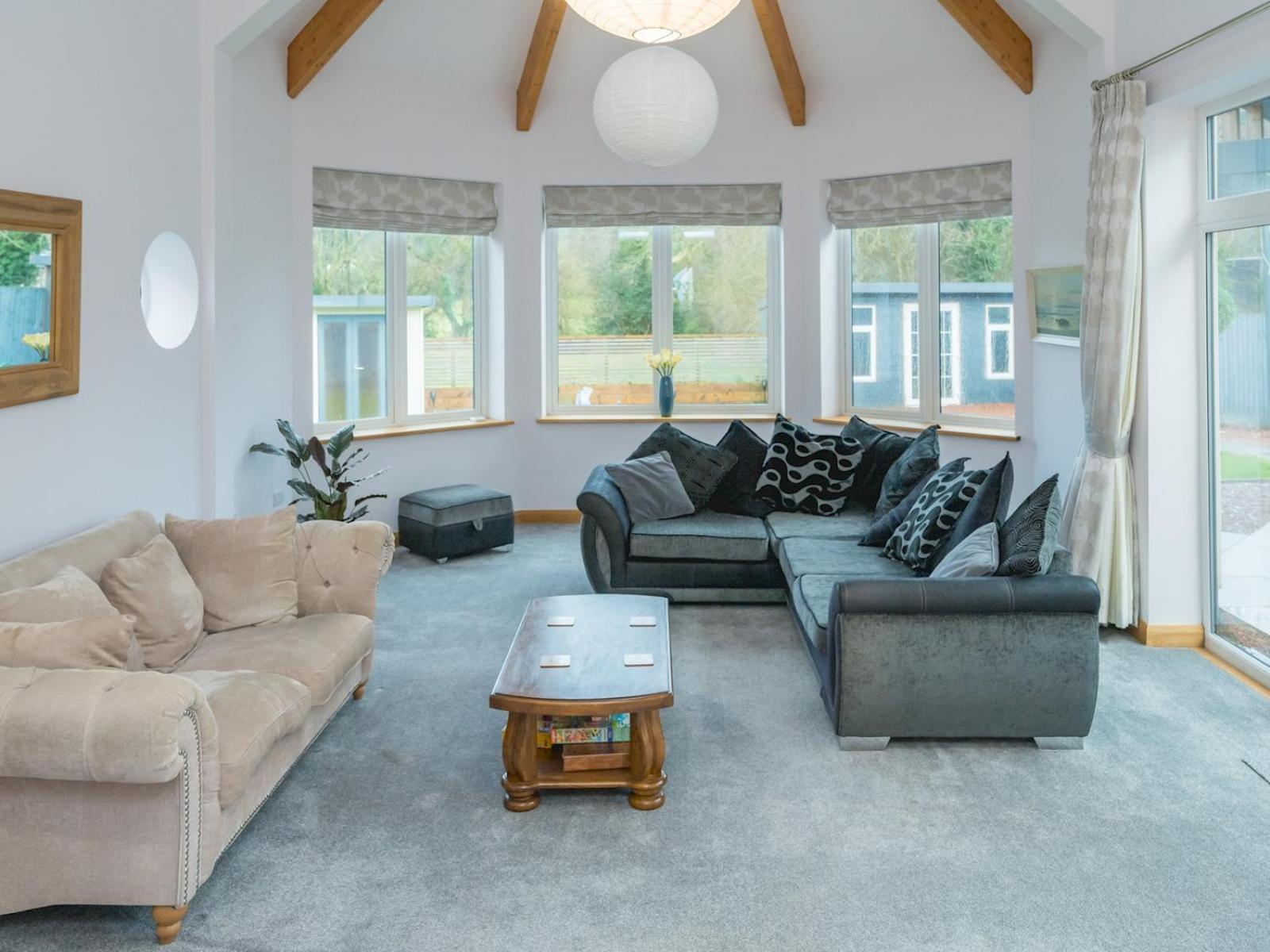 Pass The Keys 4 Bedroom Modern Spacious Home Pontesbury Eksteriør bilde