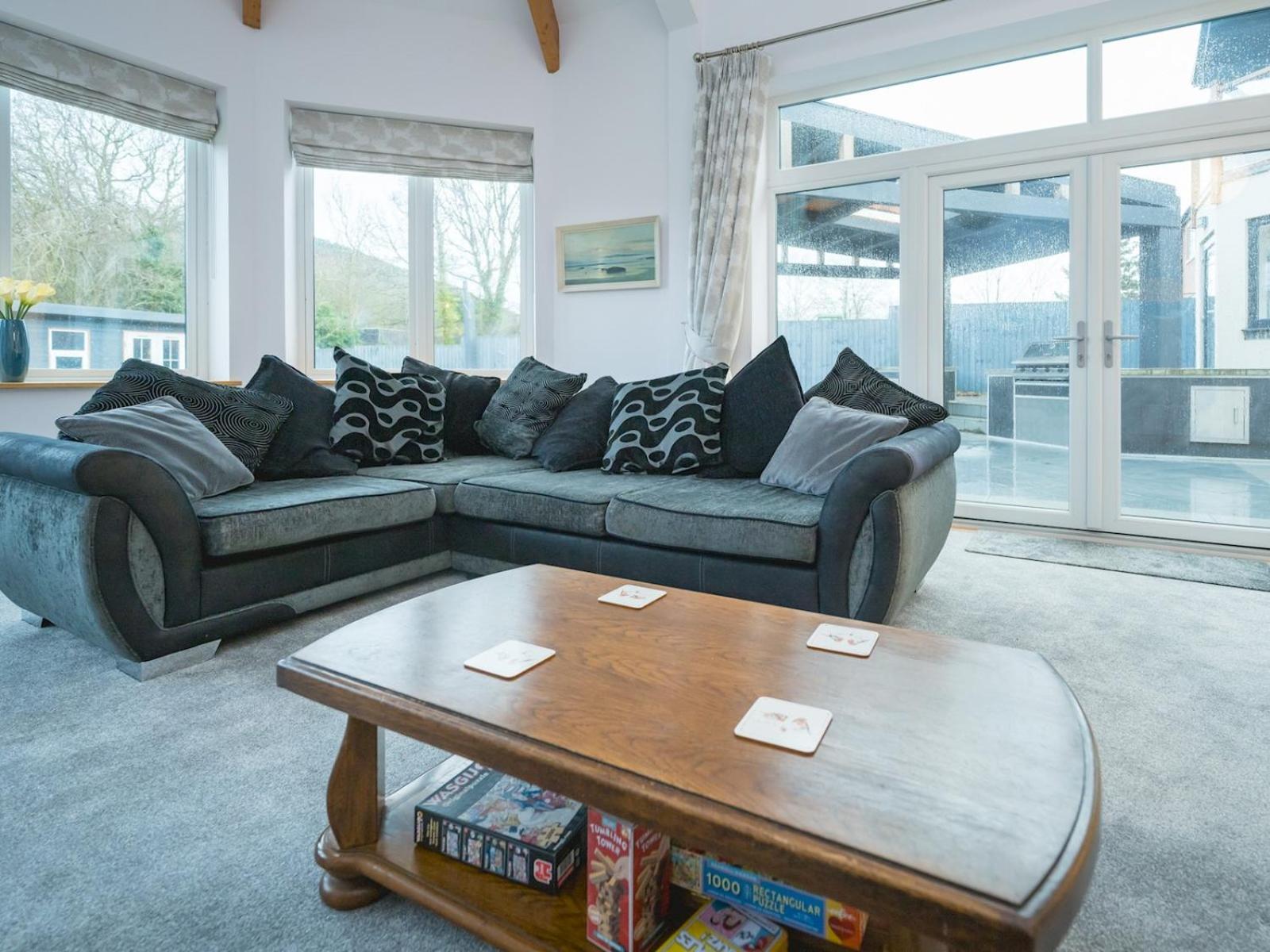 Pass The Keys 4 Bedroom Modern Spacious Home Pontesbury Eksteriør bilde